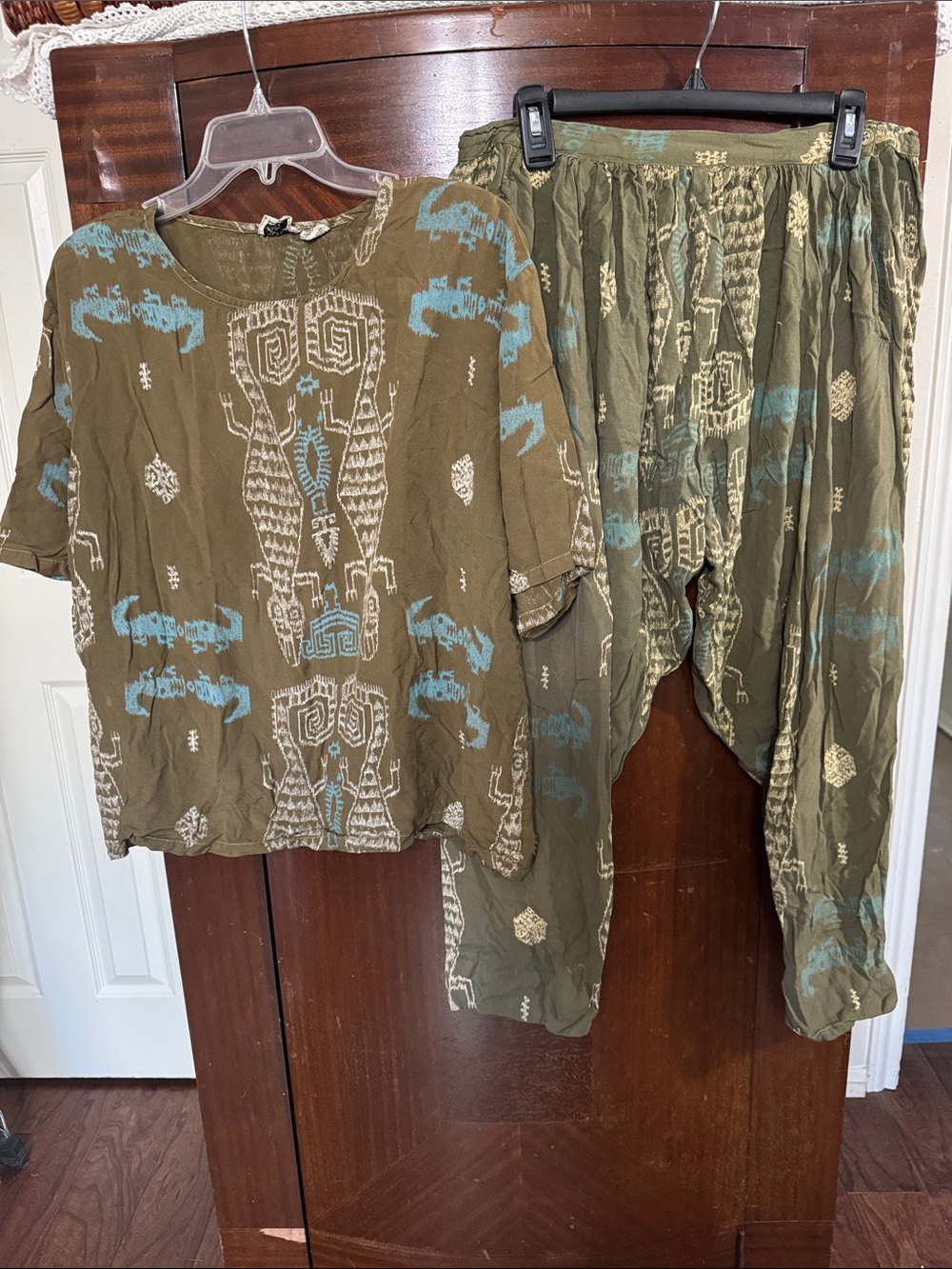 New Options Olive Green Ethnic Print Set